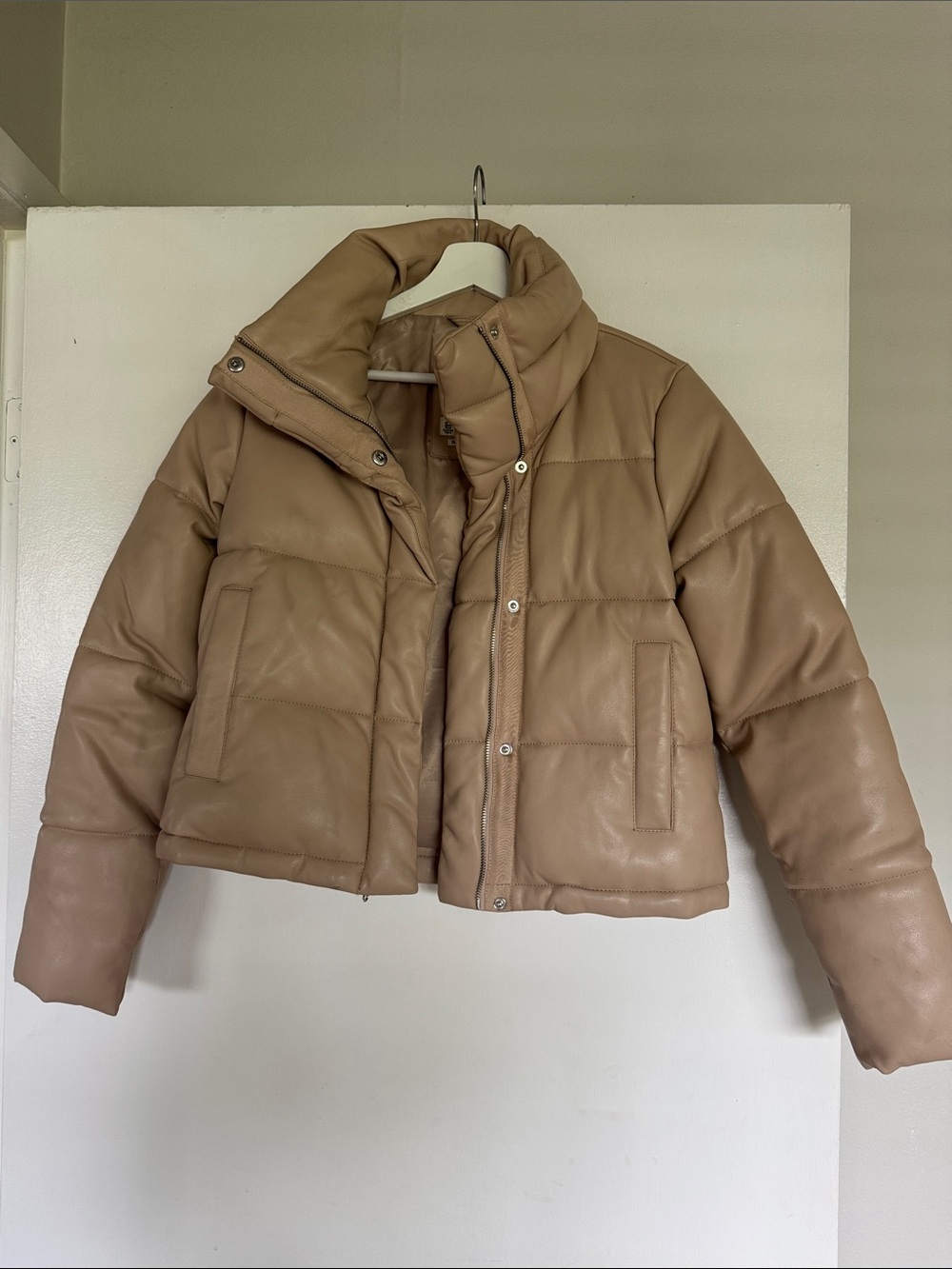 Abercrombie & Fitch Cropped Tan Puffer Jacket - XS
